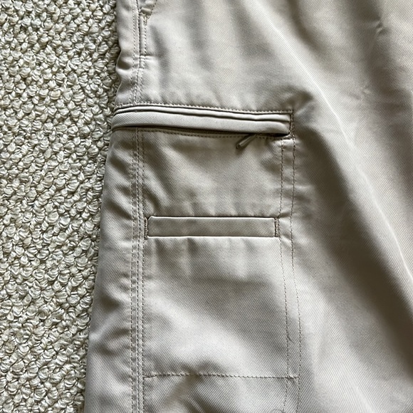 Callaway khaki golf shorts​​ - Picture 3 of 4